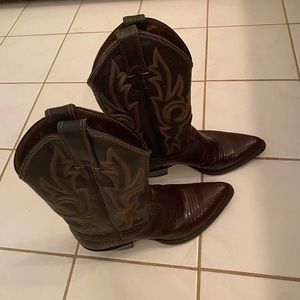 Justins Cowboy Boots